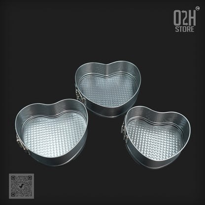 Set of 3 Heart Cake Moulds with Base